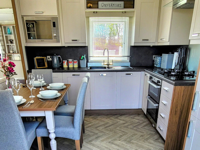 Immaculate residential-spec Willerby Sheraton 2020 near St Austell, Cornwall