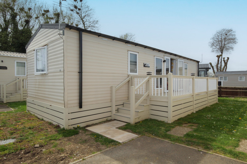 Willerby Johnson 2019 centre-lounge static on New Beach, Dymchurch, Kent